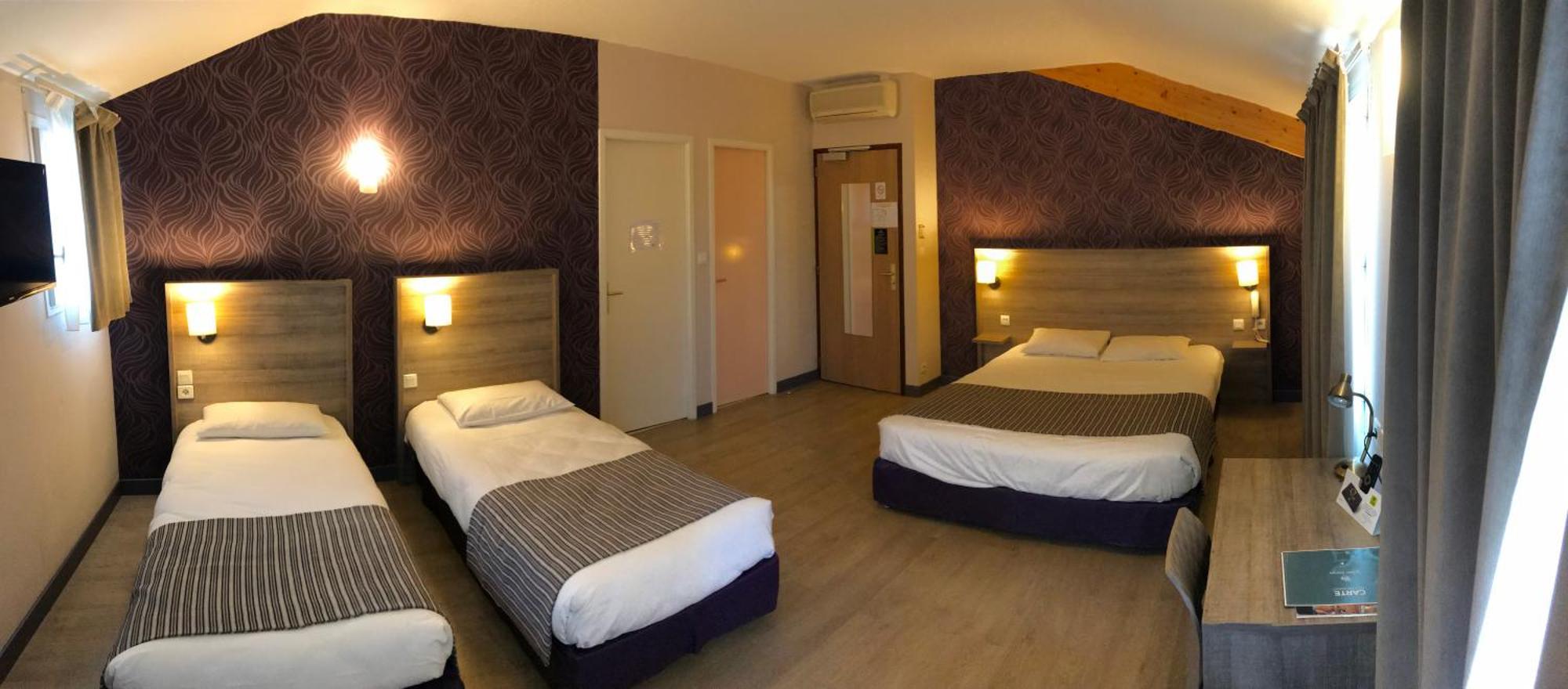 Logis Hotel Le Saint Georges Vivonne Екстериор снимка