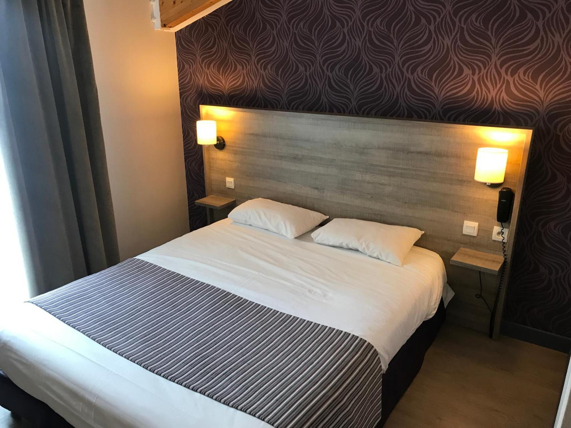 Logis Hotel Le Saint Georges Vivonne Екстериор снимка