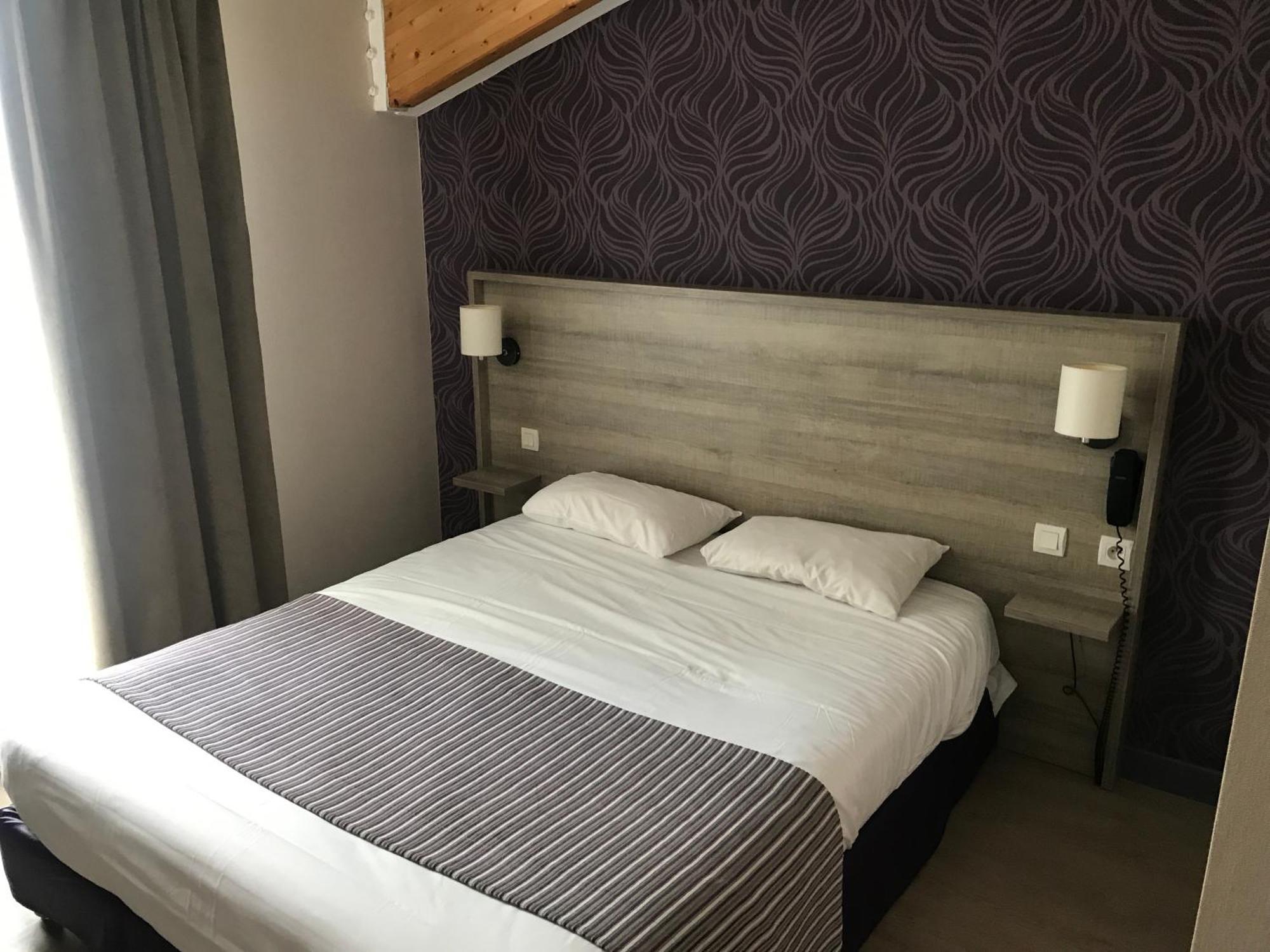 Logis Hotel Le Saint Georges Vivonne Екстериор снимка