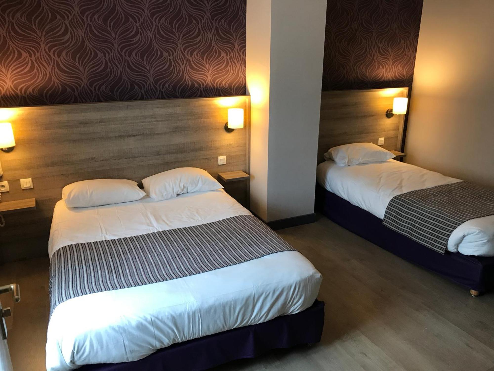 Logis Hotel Le Saint Georges Vivonne Екстериор снимка