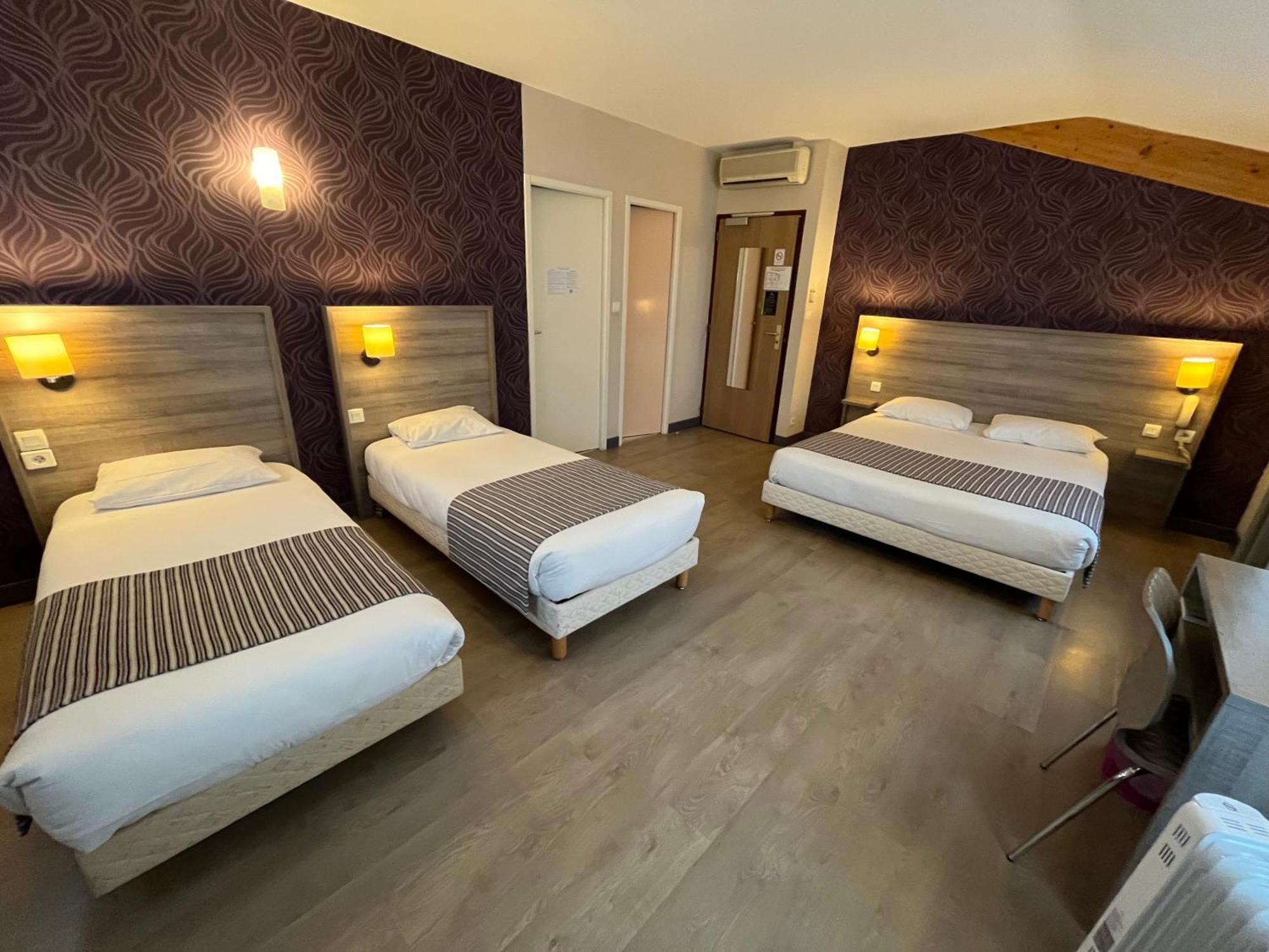 Logis Hotel Le Saint Georges Vivonne Екстериор снимка