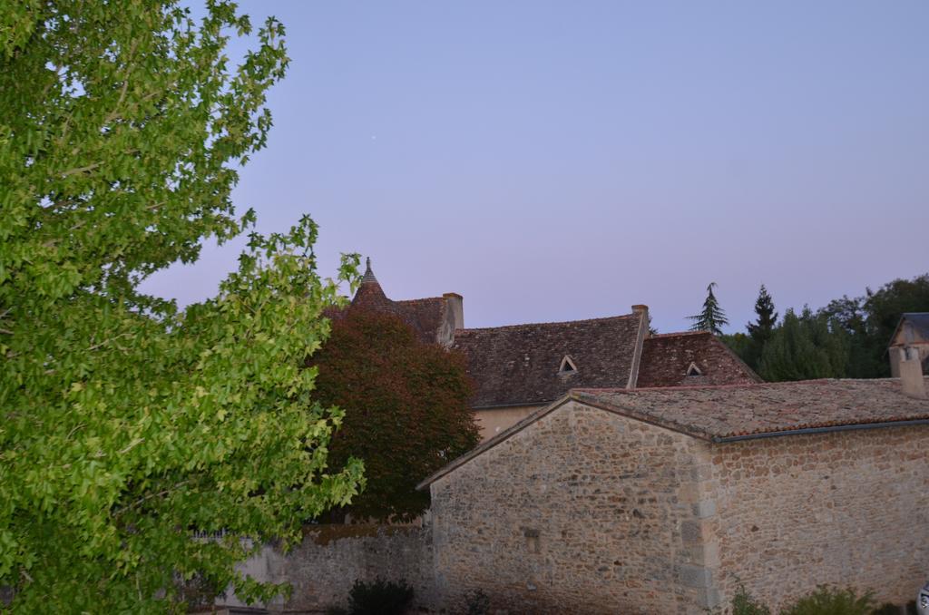 Logis Hotel Le Saint Georges Vivonne Екстериор снимка