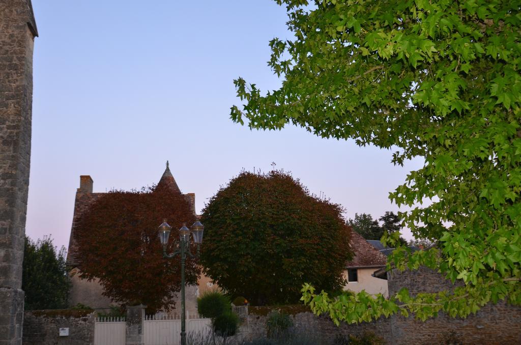 Logis Hotel Le Saint Georges Vivonne Екстериор снимка