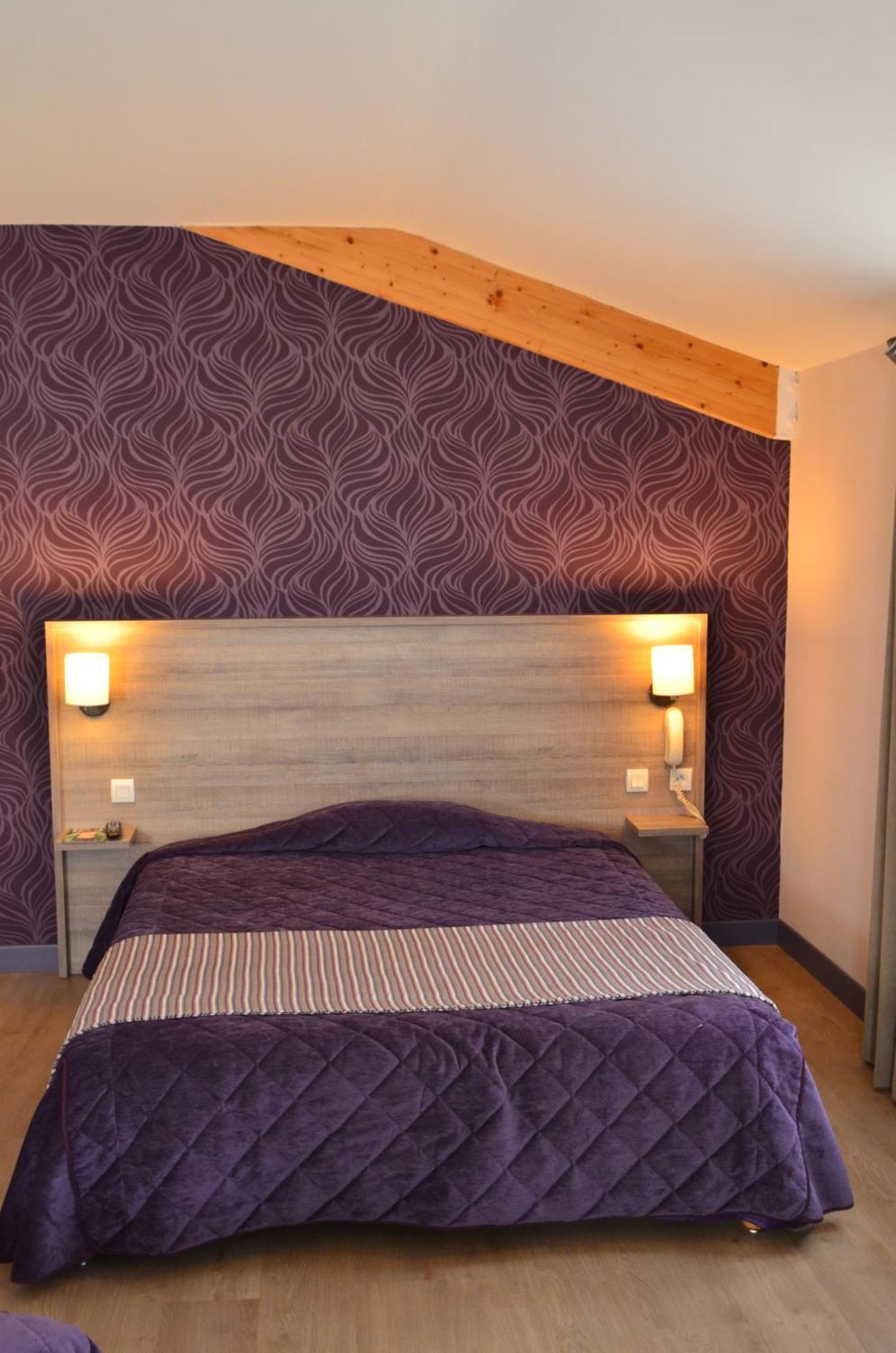 Logis Hotel Le Saint Georges Vivonne Екстериор снимка